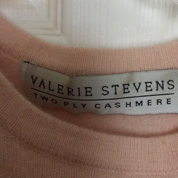 Valerie Stevens cashmere sweater and vest size medium in peach color. - Picture 2 of 12
